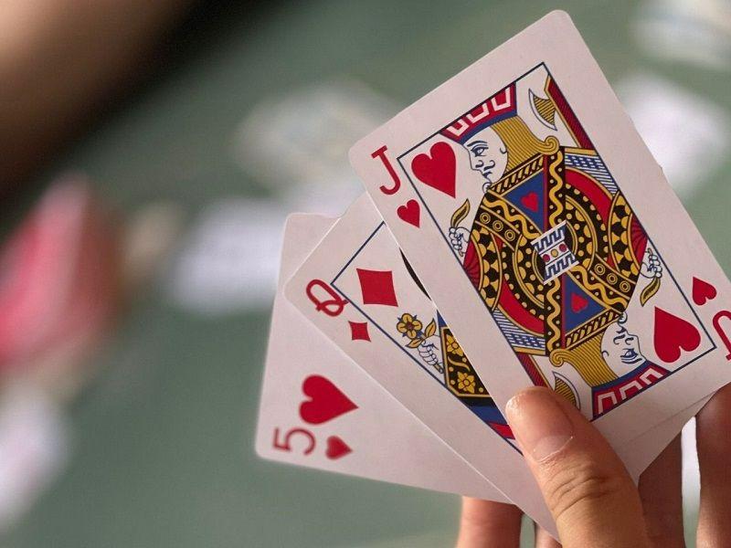 Khám phá Caribbean Poker trò chơi bài hấp dẫn với cơ hội thắng lớn